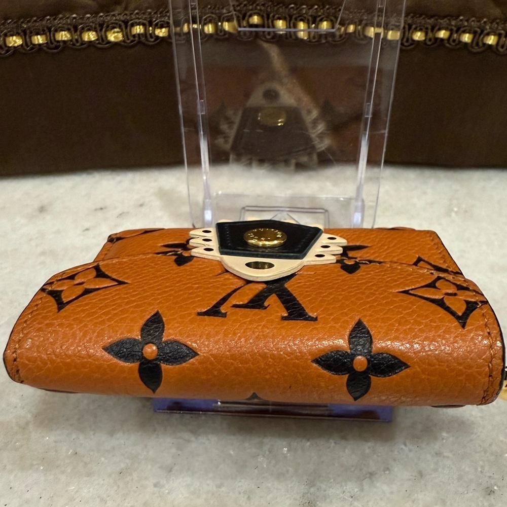 Louis Vuitton Portefeuille Zoe Monogram Trifold Wallet - Picture 3 of 14